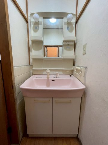 枚方市村野東町の独立洗面台