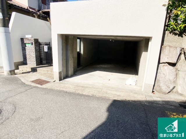 神戸市垂水区桃山台　中古一戸建ての駐車場|駐車スペース有ります！