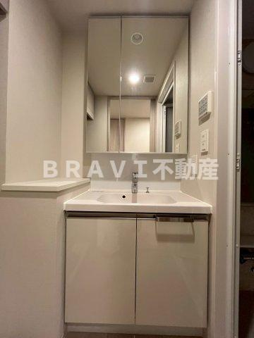 K-COURT谷町四丁目　BRAVI不動産の独立洗面台|【K-COURT谷町四丁目】朝の身支度には欠かせない独立洗面化粧台