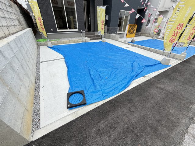 沖縄市美里　第2（全2棟）ラスト1号棟の駐車場|1号棟　並列駐車2台完備♪