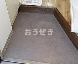 クリオ片倉町六番館の玄関