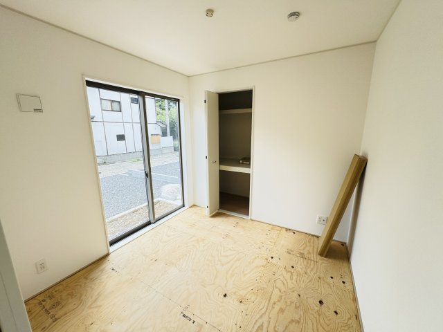 新築　前橋市川原町第４　クレイドルガーデン　2号棟の和室|現地写真　リビング隣の和室はお子様の遊び部屋としてもちょうどいいですね♪							
