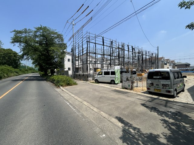 新築　前橋市川原町第４　クレイドルガーデン　2号棟の前面道路含む現地写真|現地写真　西側接道幅員約12ｍ