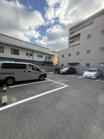 朝日プラザαポート神戸の駐車場