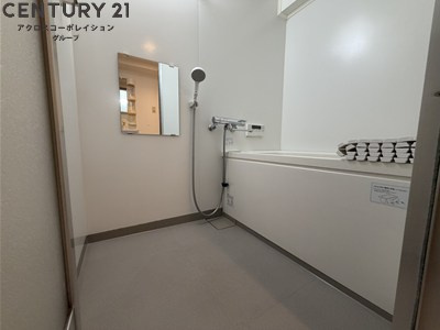 約1坪サイズのお風呂で足を伸ばして入浴できます☆
