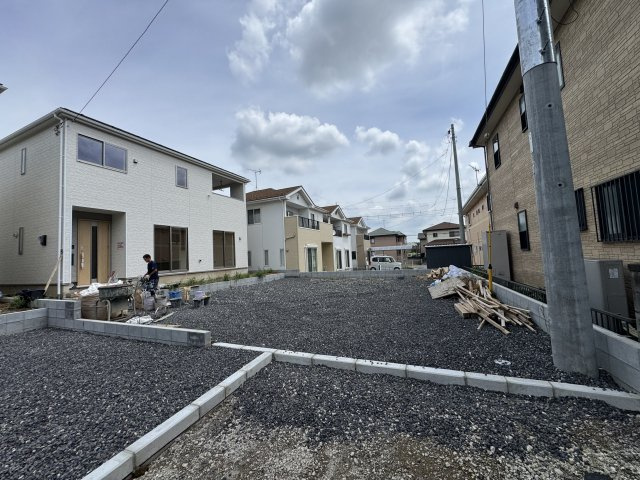 新築　前橋市川原町第４　クレイドルガーデン　3号棟の駐車場|現地写真　駐車スペースは並列2台分可能です！

