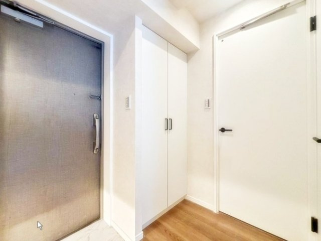 アーバンキャッスル南千住の玄関|ドキドキの新生活も、安心してスタート。ぴったりの住まいを見つけませんか？クランディアが一緒に住まい選びをサポートします‼　まずは、お気軽にお問合せください　＃クランディア