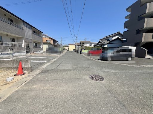 売土地　中央区早出町の周辺|前面道路が広く、車の出入りもスムーズに行えます。