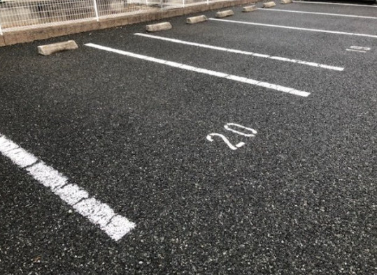 ラトンラヴール　Ⅰ番館の駐車場