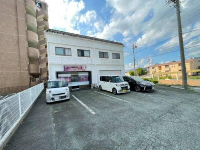 柱一番町17住居付店舗Bの駐車場