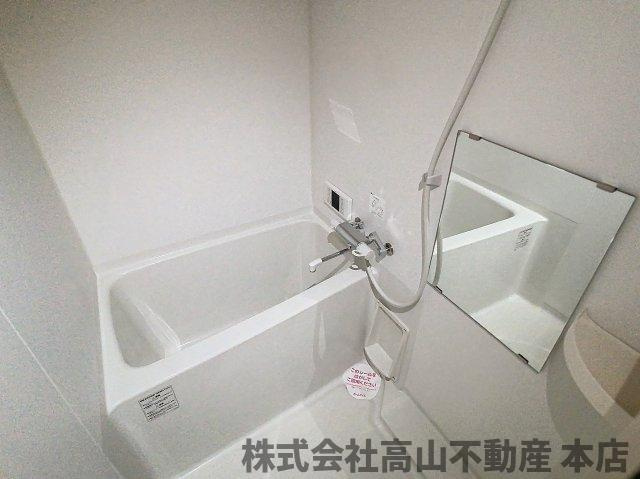 宗像市原町のアパートの浴室