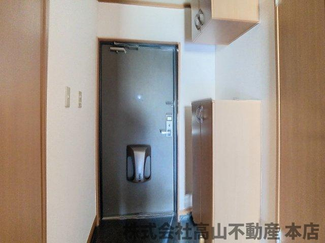 宗像市原町のアパートの玄関