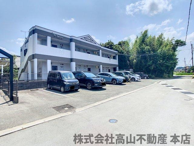 宗像市原町のアパートの駐車場