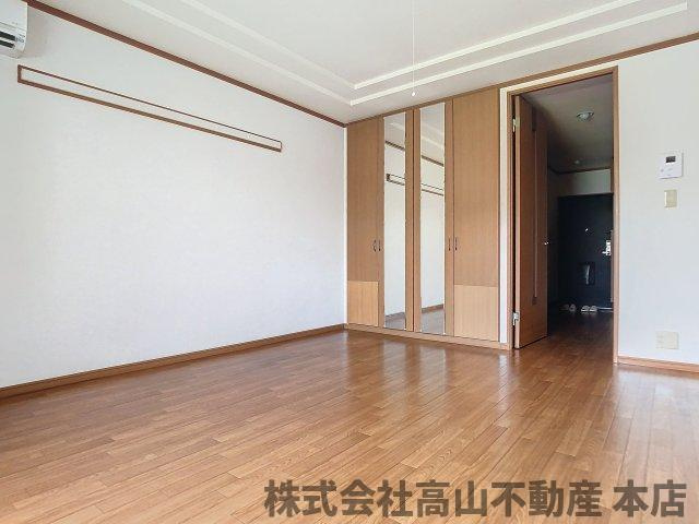 宗像市原町のアパートの居間・リビング