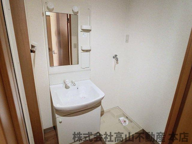 宗像市原町のアパートの洗面所