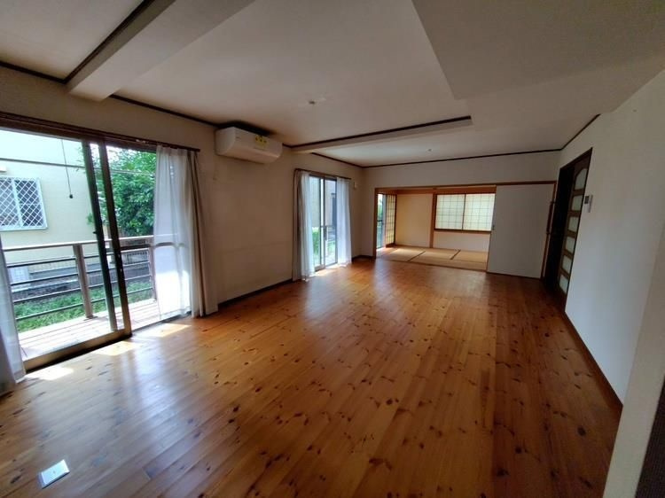 藤光1丁目戸建ての居間・リビング