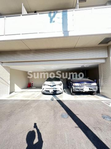 ディームス塚本の駐車場