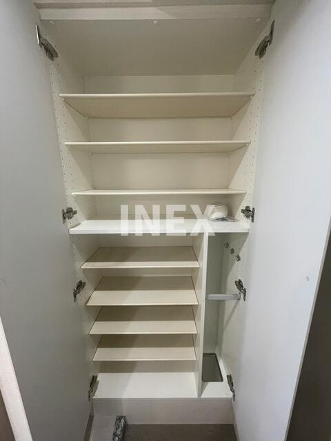 横浜市中区末吉町２丁目の賃貸マンションの収納