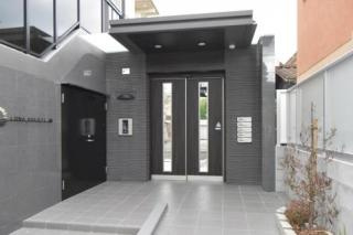 福岡市早良区室見１丁目の賃貸マンションのエントランス