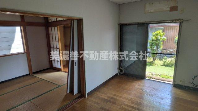 ６６５０８　羽島郡笠松町門間 中古住宅の洋室