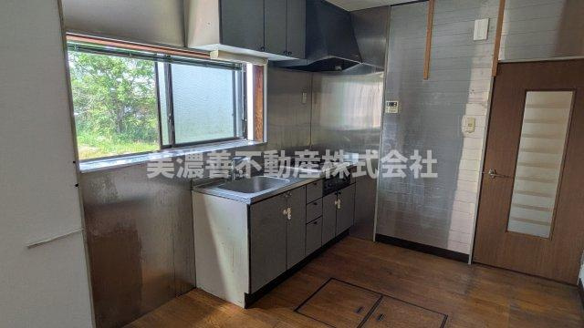 ６６５０８　羽島郡笠松町門間 中古住宅のキッチン