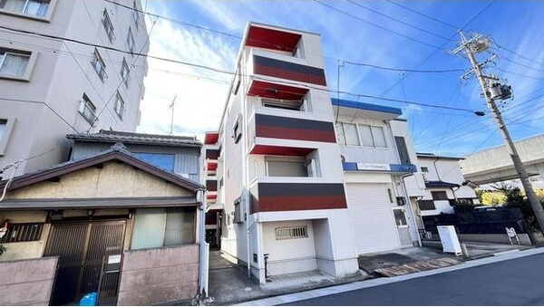PAZ(パース)の周辺