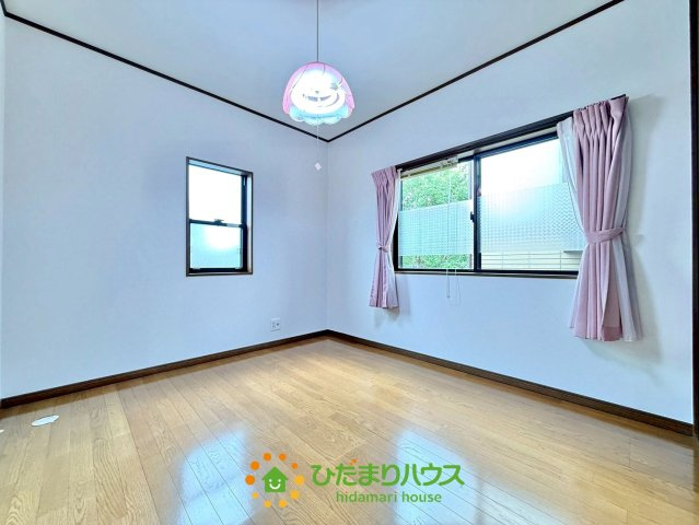 加須市東栄２丁目　中古一戸建ての洋室