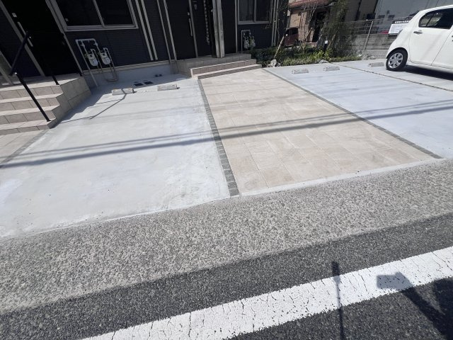 D-ROOM江井島の駐車場
