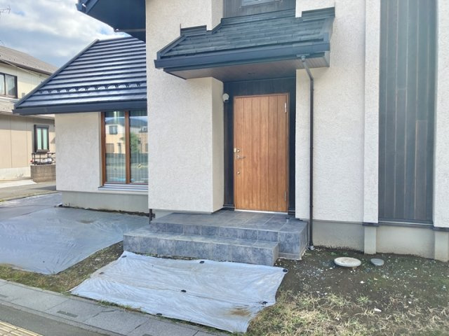 小泉戸建のエントランス