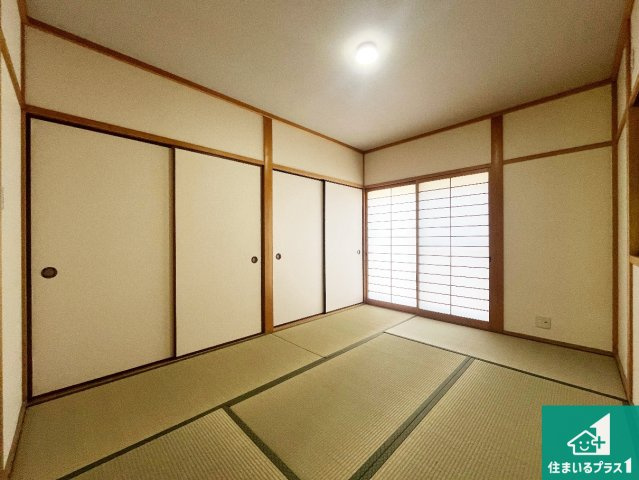 神戸市垂水区下畑町　中古一戸建ての和室|一室あると便利な和室は客間としてだけでなく、小さなお子様のプレイルームや食後のくつろぎスペースとしてもご利用いただけます。