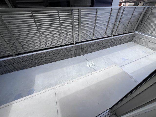 D-ROOM江井島のバルコニー