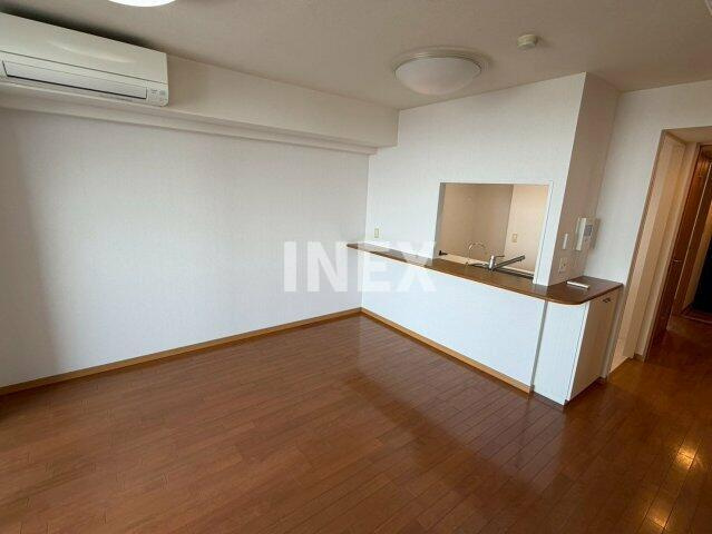 横浜市鶴見区生麦５丁目の賃貸マンションの居間・リビング