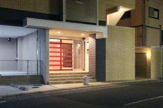 福岡市早良区曙２丁目の賃貸マンションのエントランス