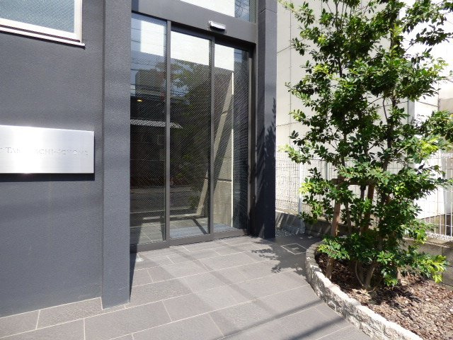 プレミアムコート谷町四丁目のエントランス