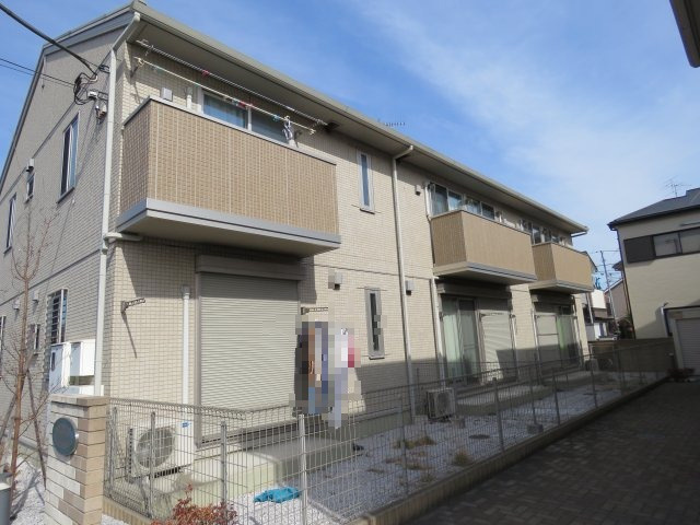 サンモールBの外観