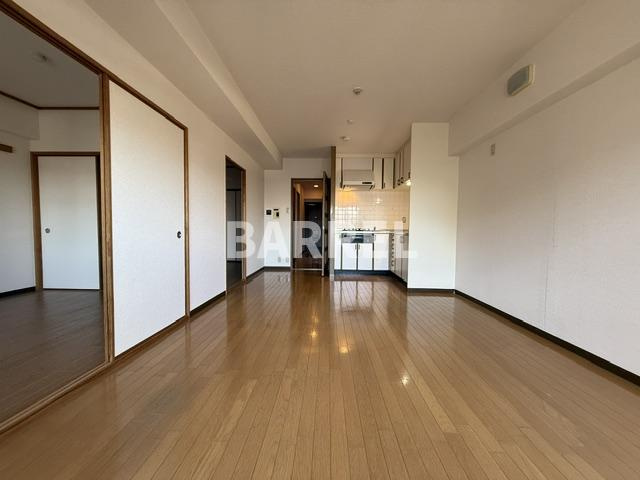 インペリアル花屋敷の居間・リビング