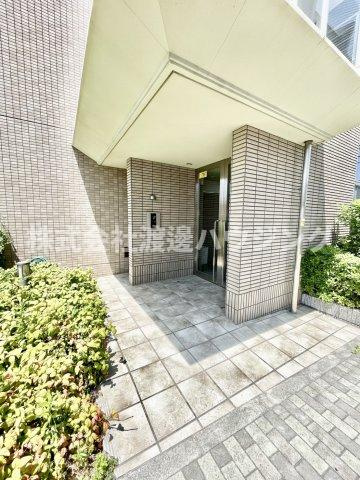 ピースコート園田のエントランス