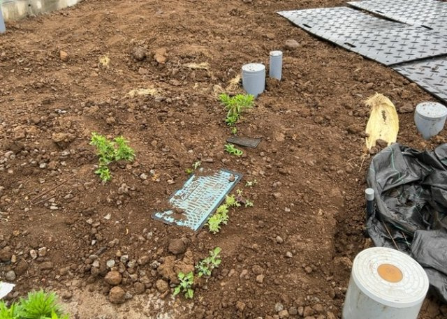 【設備】 | 敷地内には、散水栓や立水栓があります。水道水を直接利用できるため、水を運ぶ手間を省くことが出来ます。大量の水を必要とする洗車作業や清掃などに役立ちます。その他設備とあわせて、現地でご確認ください。