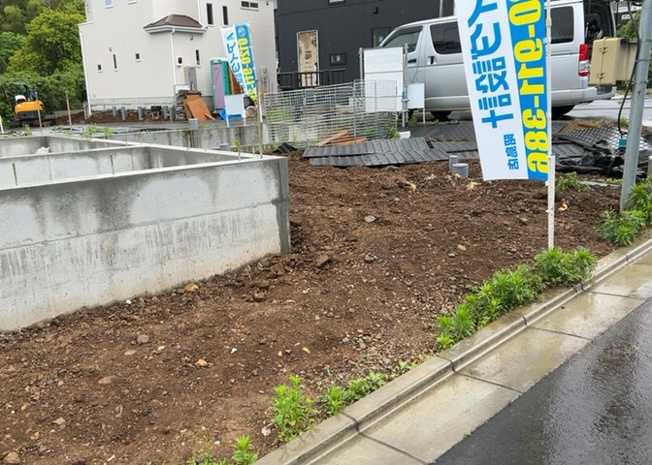【庭】 | 家族でのBBQを行うのであれば3坪程度の広さがあればよいでしょう。ガーデニングや家庭菜園を楽しむ際は、手入れが行き届く範囲にすると安心です。また、庭のある方角や接道が気になる方は事前に確認しましょう。