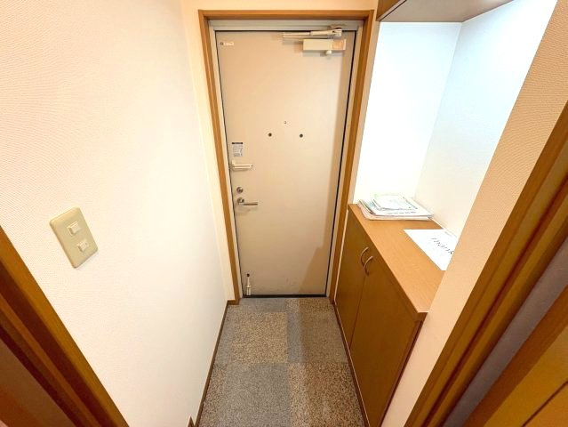 青葉丘マンションの玄関