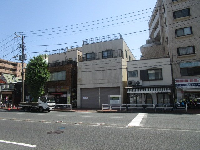 横浜市中区本郷町２丁目の倉庫