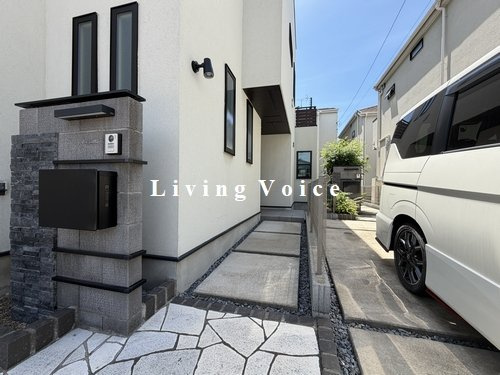 【エントランス】 | 【仲介手数料０円】相模原市南区上鶴間2丁目　中古一戸建て | 相模原市南区上鶴間2丁目　中古一戸建て