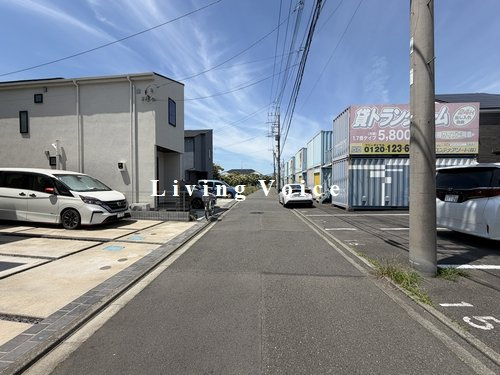 【前面道路含む現地写真】 | 【仲介手数料０円】相模原市南区上鶴間2丁目　中古一戸建て | 相模原市南区上鶴間2丁目　中古一戸建て