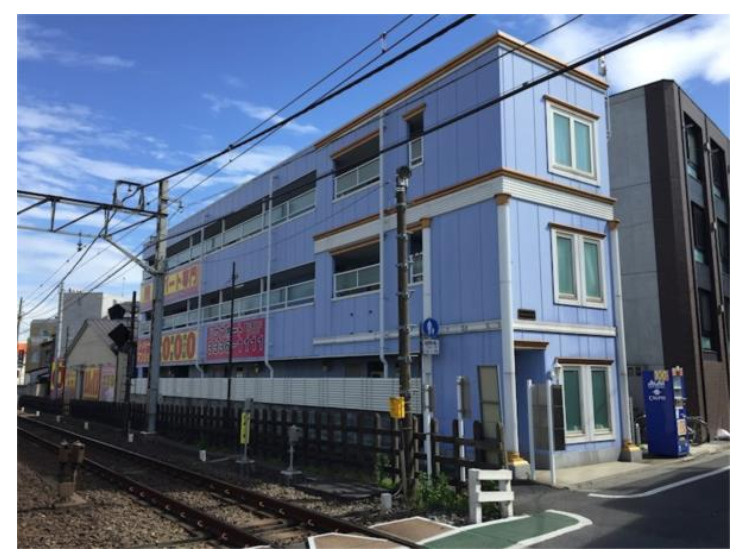 プレシャス野方の外観|オートロック付き　地中海をイメージしたパステルカラー、POPな雰囲気♪
