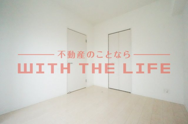 エル・グリシーヌ【10,000円キャッシュバック対象物件】の洋室|コンパクトで使いやすい洋室です