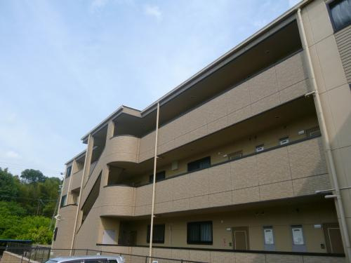 オアシス荒池の外観