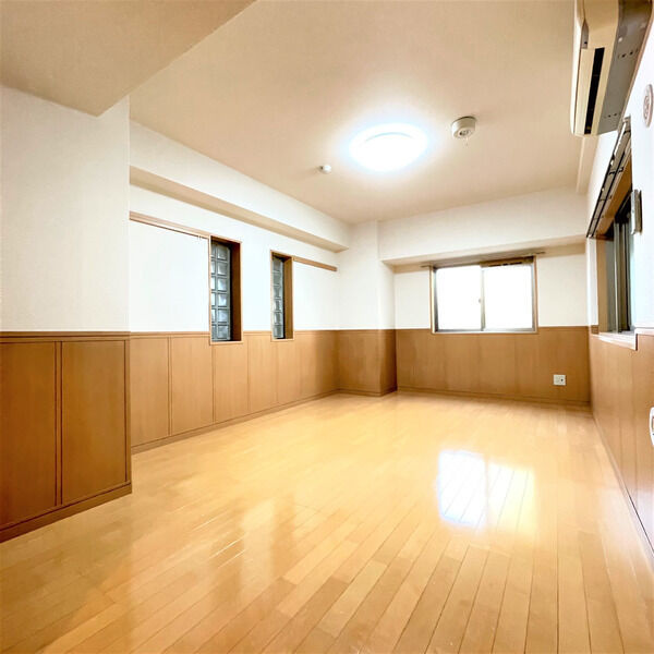 セレス大須　名古屋市賃貸　仲介手数料無料の居間・リビング