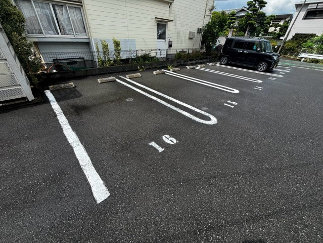 トレステーラ下判田の駐車場