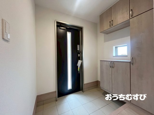 名古屋市名東区猪子石2丁目(全5棟)の玄関
