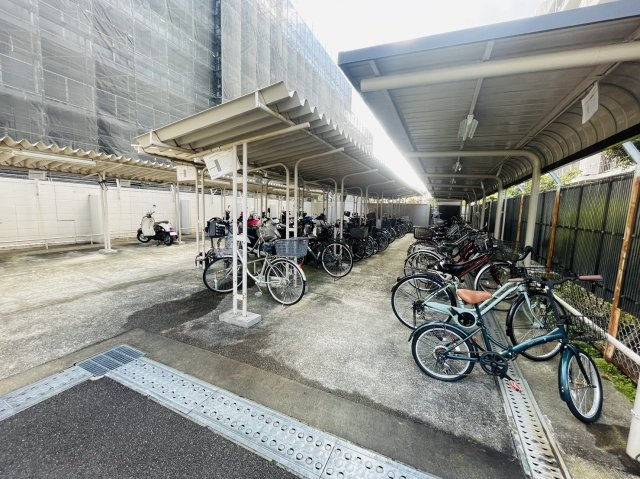 ネオコーポ太秦の駐輪場